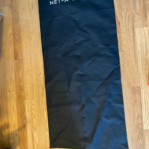 NET A PORTER GARMENT BAG - Picture 7 of 10